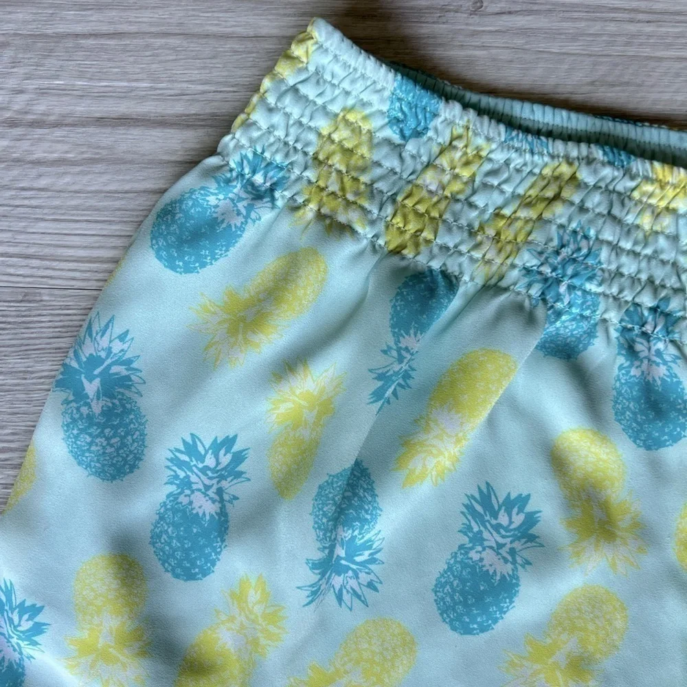 FRANCESCA'S pineapple relaxed fit sleep shorts size L